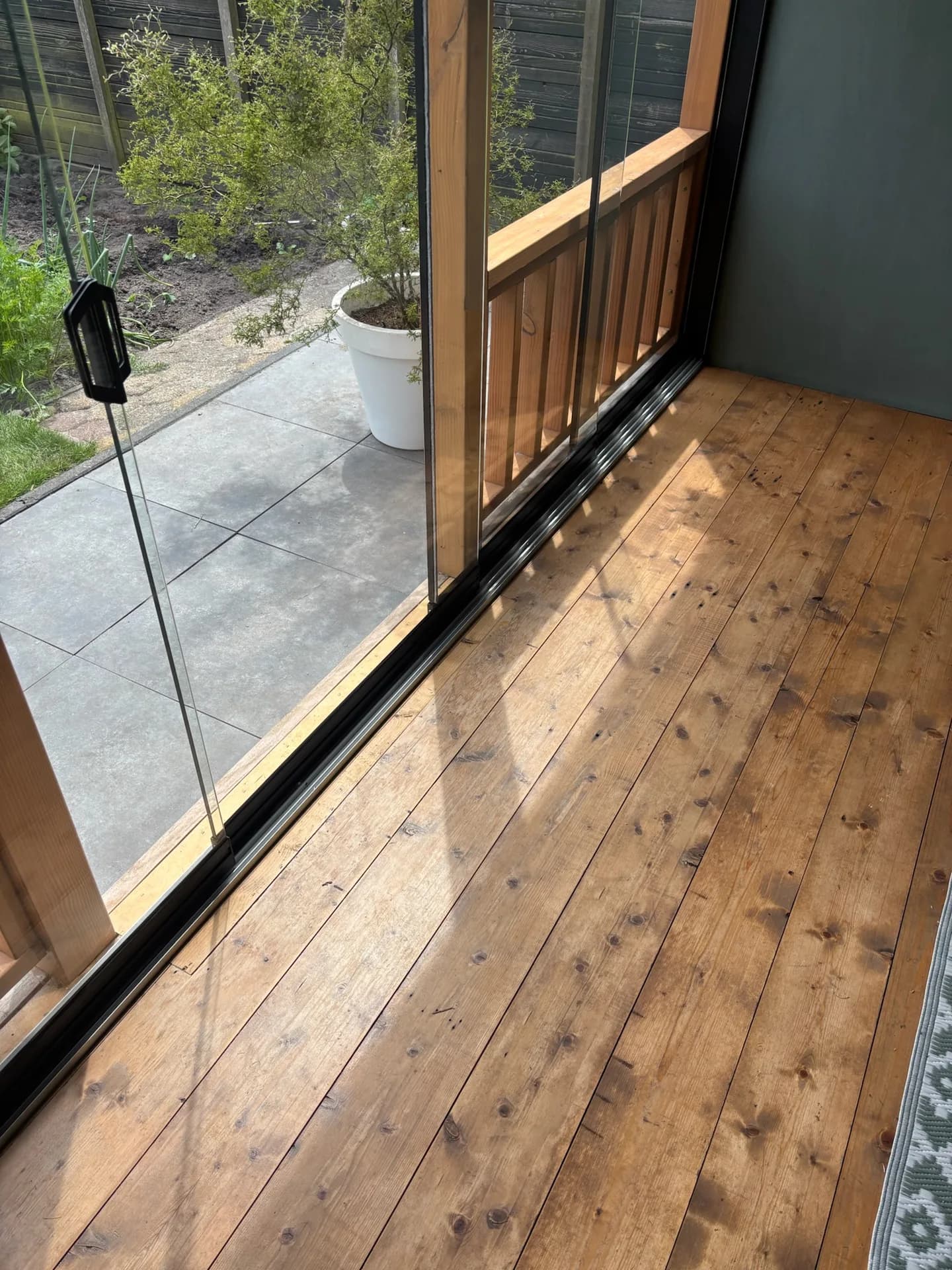 Glazen schuifwanden – maatwerk van Hospes Hout, foto 5